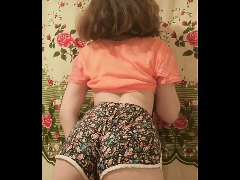 ❤️ Gadis muda seksi menanggalkan celana pendeknya di depan kamera porno indah pada kami id.tubsexercom.ru